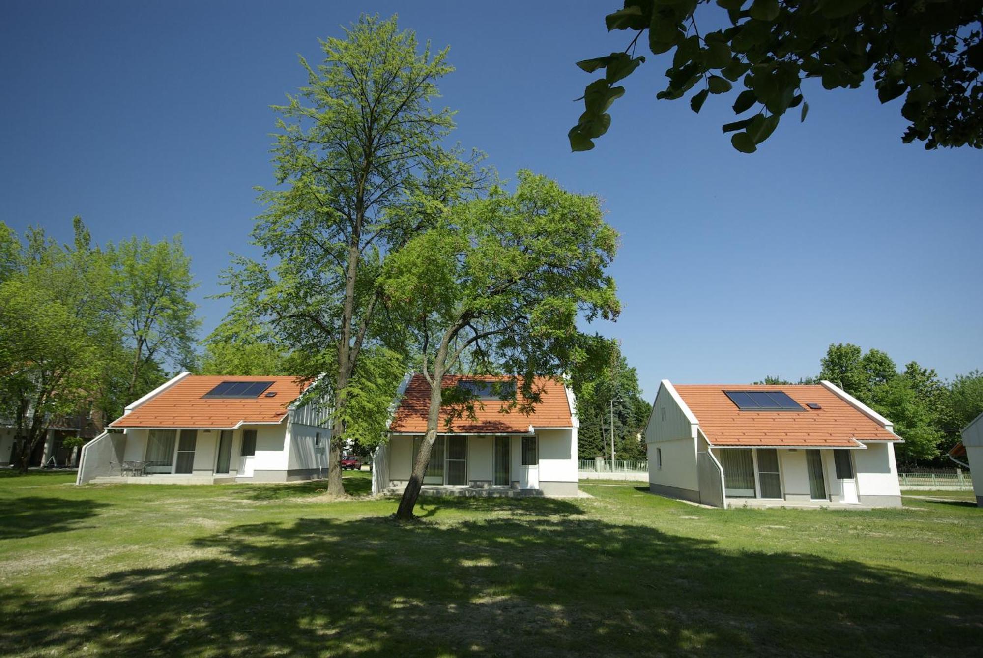 Termál Kemping Apartmanok és Bungalók Harkány Exterior foto
